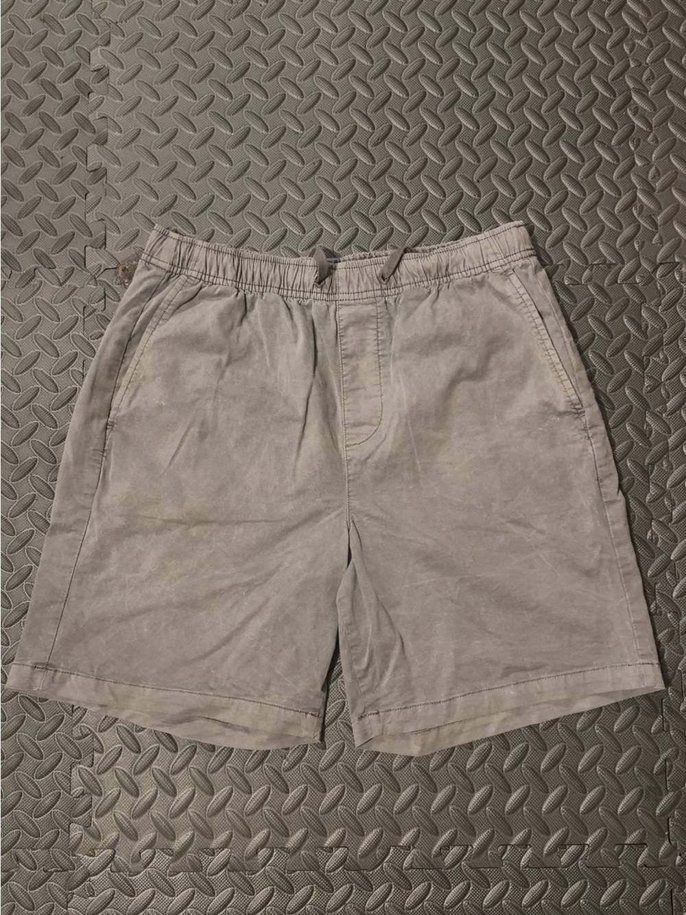 GAP Men's Light Gray Flat Front Elastic-Waist Shorts